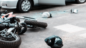 https://www.istockphoto.com/photo/overturned-motorcycle-after-collision-gm912151500-251120589